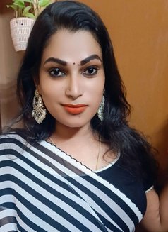 Madhavi Video Call and Real Meet - Transsexual escort in Chennai Photo 11 of 14