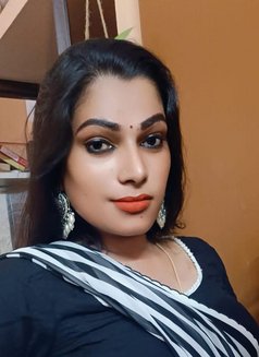 Madhavi Video Call and Real Meet - Transsexual escort in Chennai Photo 13 of 14