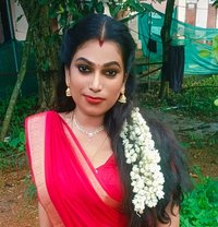 Madhavi Video Call and Real Meet - Acompañantes transexual in Chennai