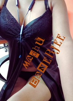 🥂Madhu📸Bengali HouseWife Cam Show Live - puta in Bangalore Photo 16 of 16