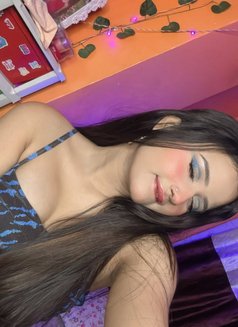 Madhu - escort in Ahmedabad Photo 4 of 4
