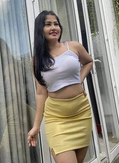 Madhu - escort in Maldives Photo 2 of 7