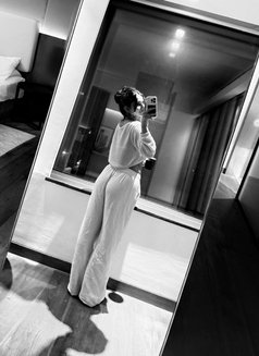 Madhu Independent Girl - escort in New Delhi Photo 3 of 6