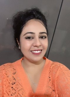 Madhu - escort in Bangkok Photo 1 of 4