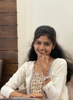 Madhu - escort in Kochi Photo 2 of 2