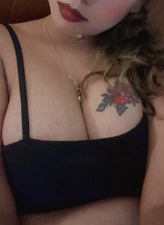 Madhu - puta in Kolkata Photo 5 of 5