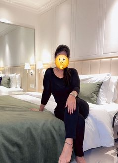 Madhu - escort in Mumbai Photo 3 of 5