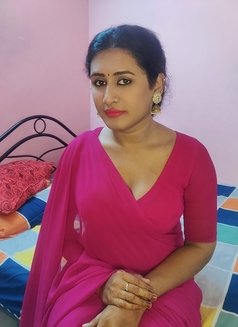 Madhu - Transsexual escort in Chennai Photo 1 of 4