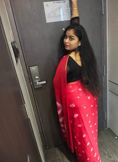 Madhu south India resident in abudhabi - puta in Abu Dhabi Photo 3 of 6