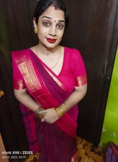 Madhuri - Acompañantes transexual in Chennai Photo 2 of 4