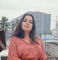 Madhvi Hot and Sexy - Transsexual escort in Chennai