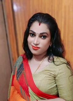Madhvi Hot and Sexy - Transsexual escort in Chennai Photo 8 of 16