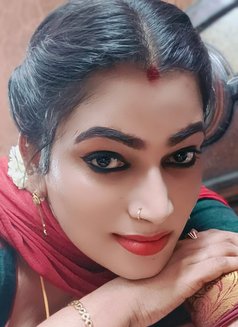 Madhvi Hot and Sexy - Transsexual escort in Chennai Photo 12 of 16