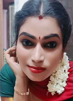 Madhvi Hot and Sexy - Transsexual escort in Chennai Photo 13 of 16