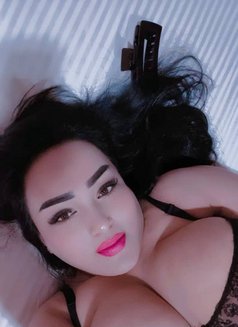 Madina BBW - puta in Al Manama Photo 7 of 7