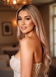 DIANA Your Sexy Paradise - escort agency in Dubai Photo 6 of 9
