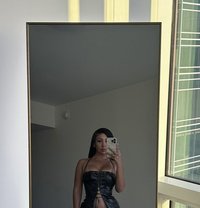 Madison - escort in Frankfurt