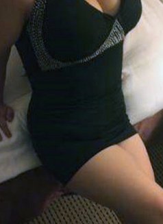 MADISON - escort in Surrey Photo 2 of 6