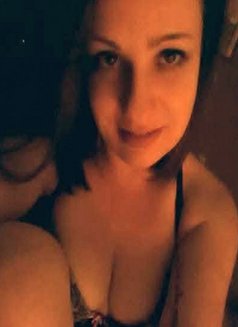 MADISON - escort in Surrey Photo 4 of 6