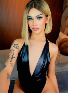 Madison Coke - Transsexual escort in Manila Photo 11 of 14