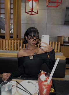 Madison Cola - Transsexual escort in Makati City Photo 11 of 11