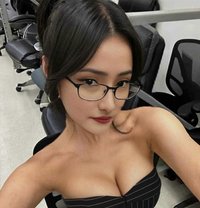 Madison - escort in Mumbai Photo 11 of 15