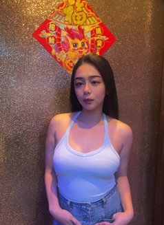 Madison Olive - escort in Manila Photo 2 of 6