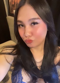 Madizon - Transsexual escort in Manila Photo 9 of 9