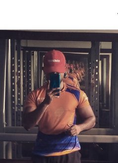 Madushan - Male escort in Colombo Photo 5 of 5