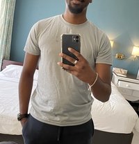 Madushan - Male escort in Colombo