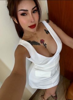 Azumi Star - puta in Bangkok Photo 10 of 18