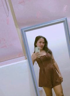 Mae - puta in Dubai Photo 8 of 12