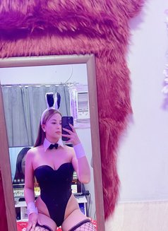 Mae - escort in Mumbai Photo 4 of 7