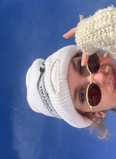 Maë - Acompañantes masculino in Geneva Photo 3 of 5