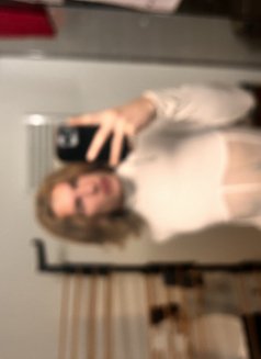 Maë - Acompañantes masculino in Geneva Photo 4 of 5