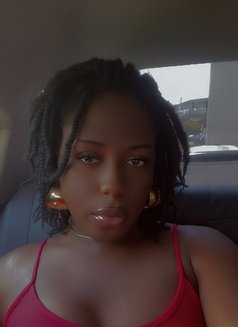 Mae - Acompañantes transexual in Lagos, Nigeria Photo 2 of 3