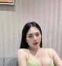 Maeby - puta in Singapore Photo 5 of 7