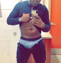 Maelor - Male adult performer in Beirut