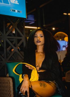 Maeya - puta in Dubai Photo 7 of 23