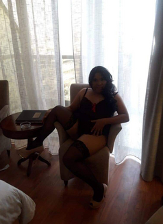 Magda - Transsexual escort in Dubai Photo 3 of 8