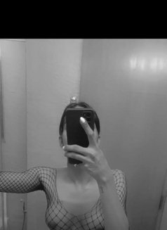 Maggie - Transsexual escort in Mumbai Photo 2 of 4