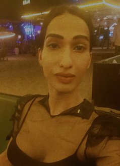 Maggie - Transsexual escort in Mumbai Photo 3 of 4