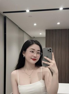 Maggie - escort in Cairo Photo 4 of 4