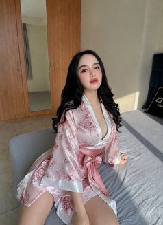Maggie-Japan- Rimming-ass-full service - puta in Dubai Photo 1 of 13
