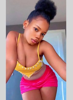 Maggie - puta in Pune Photo 5 of 6