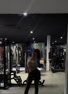 Maggie - escort in Al Manama Photo 10 of 13