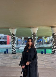 Maggie - escort in Al Manama Photo 12 of 13