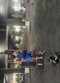 Magic7inch - masseur in Nairobi Photo 3 of 7