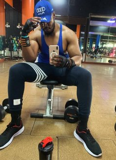 Magic7inch - masseur in Nairobi Photo 4 of 7