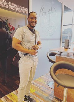 Magic7inch - masseur in Nairobi Photo 5 of 7